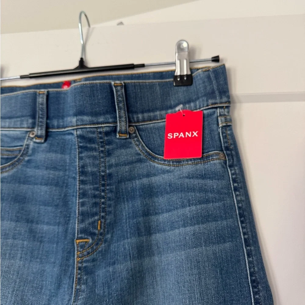 NWT SPANX Wide Leg Seamed Denim Flare Jeans Pull On Style Size S - Picture 4 of 6